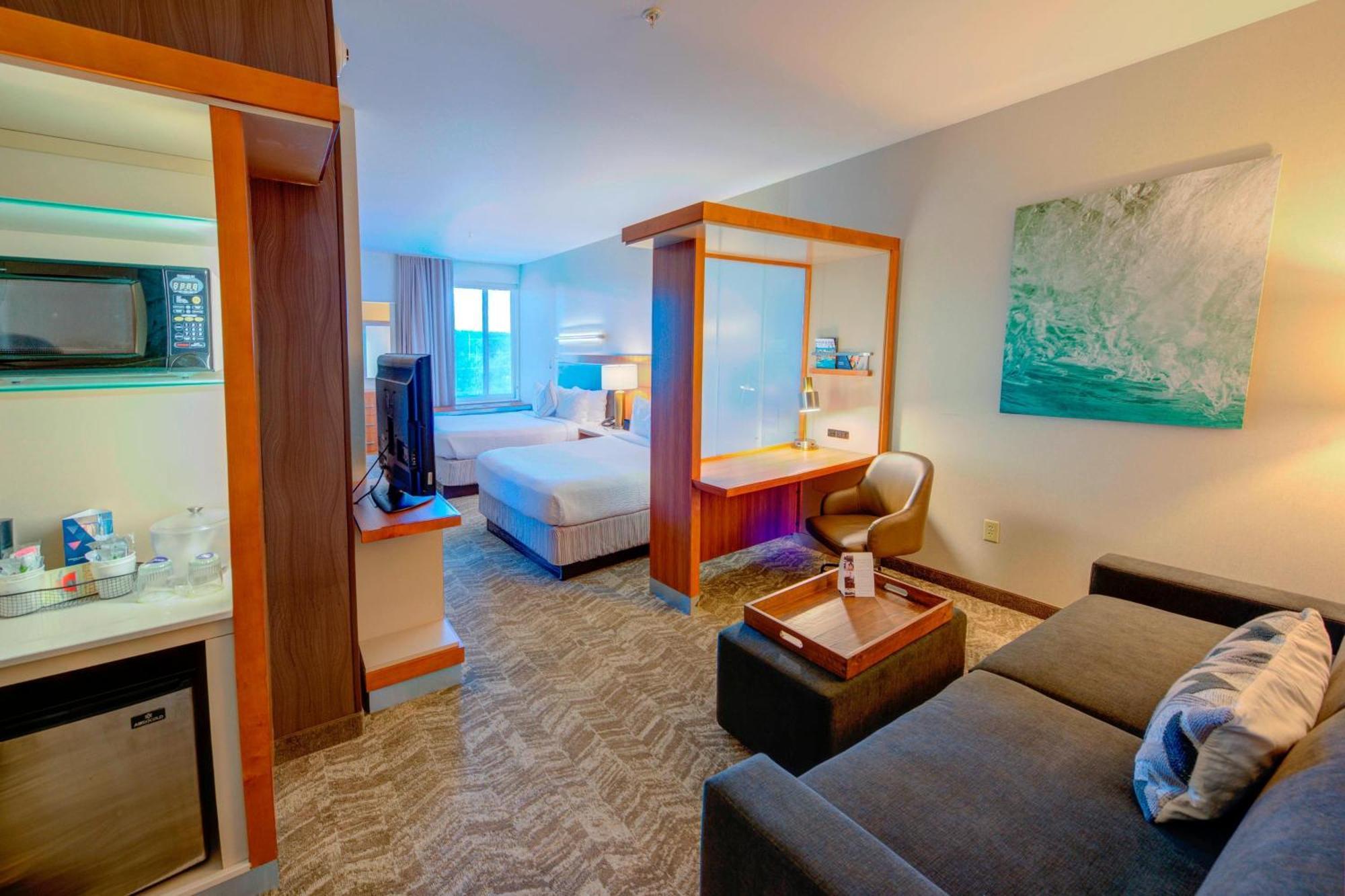Hotel Springhill By Marriott 3*