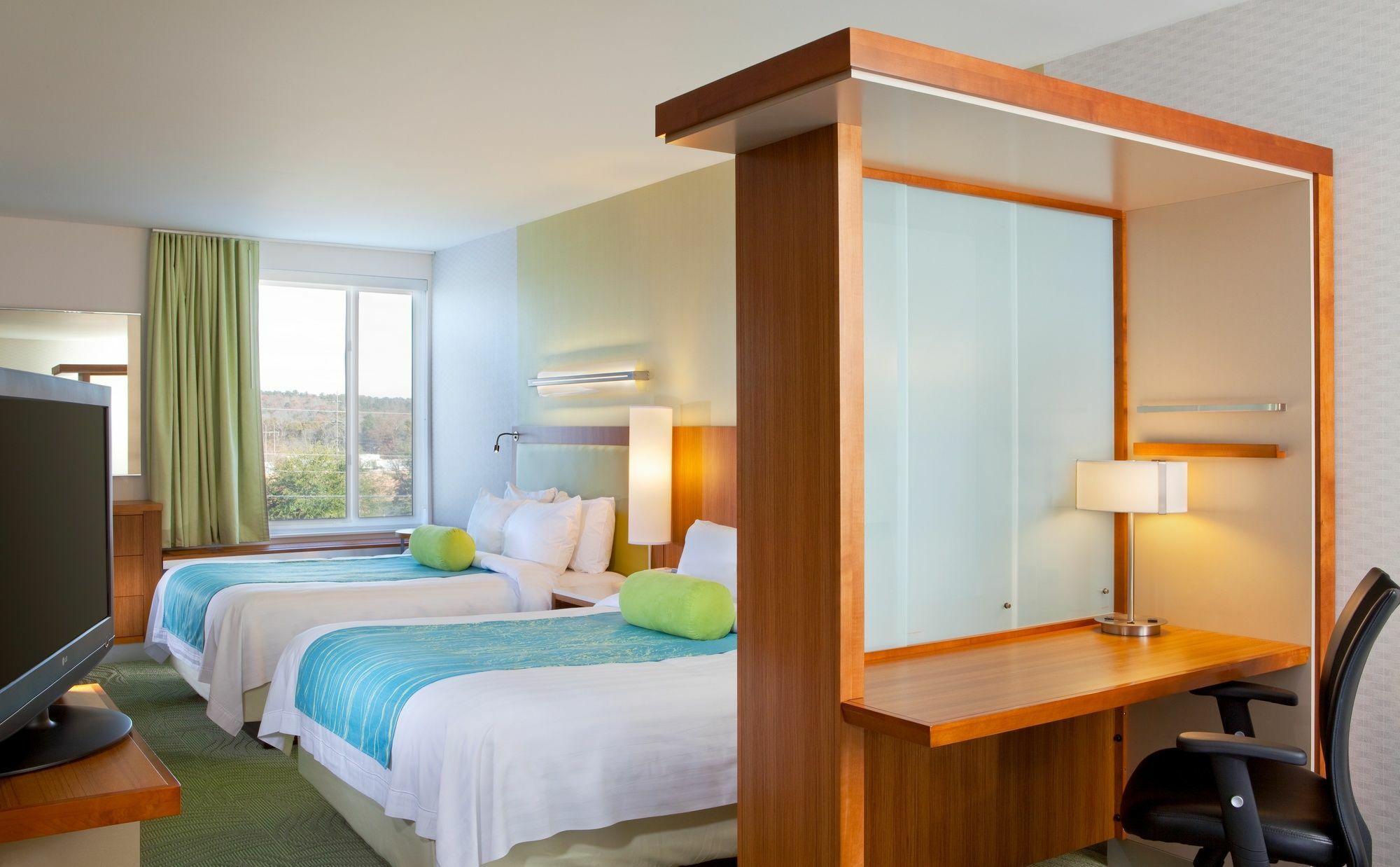 Hotel Springhill By Marriott 3*